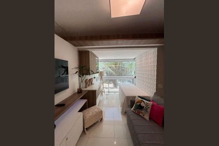 Apartamento à venda com 80m², 2 quartos e 1 vaga Apartamento à venda com 80m², 2 quartos e 1 vagaSala