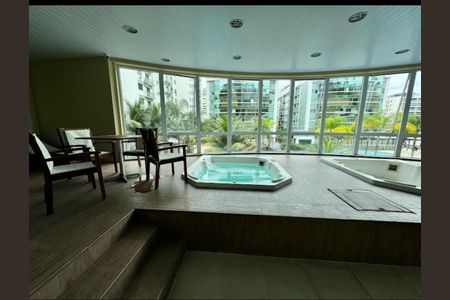 Apartamento à venda com 80m², 2 quartos e 1 vaga Apartamento à venda com 80m², 2 quartos e 1 vagaHidromassagem