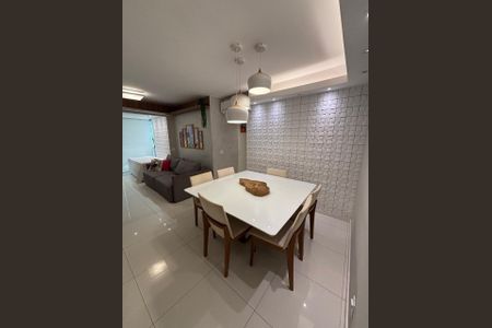 Apartamento à venda com 80m², 2 quartos e 1 vaga Apartamento à venda com 80m², 2 quartos e 1 vagaSala de Jantar