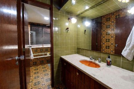 Apartamento à venda com 3 quartos, 200m² em Santo Antônio, Belo Horizonte