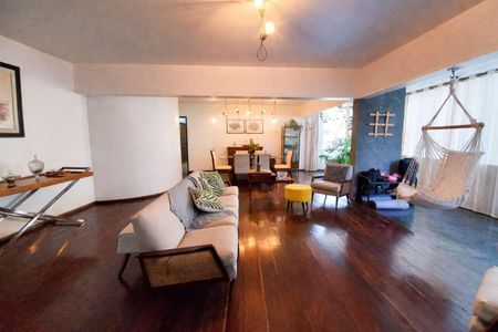 Apartamento à venda com 3 quartos, 200m² em Santo Antônio, Belo Horizonte