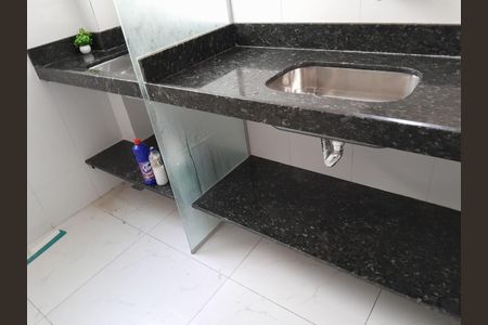 Apartamento à venda com 2 quartos, 45m² em Kennedy, Contagem