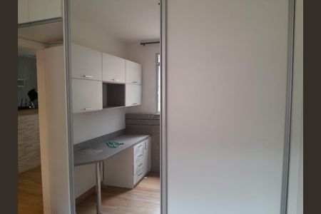 Apartamento à venda com 2 quartos, 45m² em Kennedy, Contagem