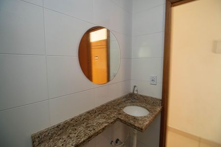 Banheiro  de apartamento para alugar com 1 quarto, 35m² em Parada Inglesa, São Paulo
