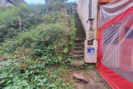 Fachada de casa à venda com 1 quarto, 122m² em Recreio da Borda do Campo, Santo André