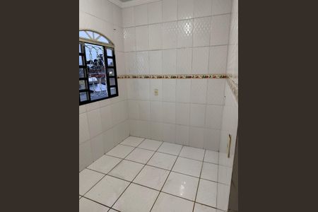 Banheiro de casa para alugar com 2 quartos, 90m² em Apolonia, Belo Horizonte