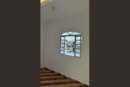 Quarto de casa para alugar com 2 quartos, 90m² em Apolonia, Belo Horizonte