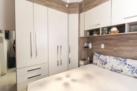 Quarto 1 de apartamento para alugar com 2 quartos, 41m² em Parque Guarani, São Paulo