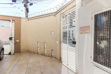 Entrada de apartamento para alugar com 2 quartos, 41m² em Parque Guarani, São Paulo