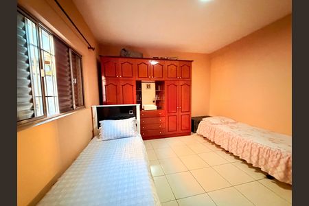 Casa à venda com 260m², 3 quartos e 2 vagas