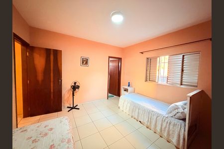 Casa à venda com 260m², 3 quartos e 2 vagas
