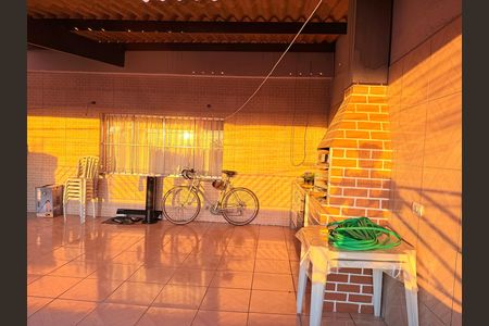 Casa à venda com 260m², 3 quartos e 2 vagas