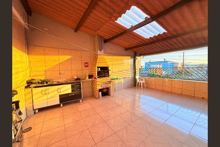Casa à venda com 260m², 3 quartos e 2 vagas