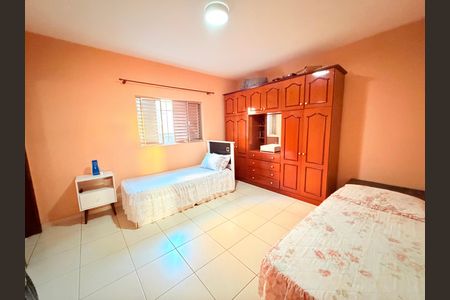Casa à venda com 260m², 3 quartos e 2 vagas