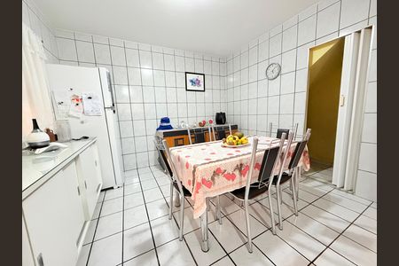 Casa à venda com 260m², 3 quartos e 2 vagas