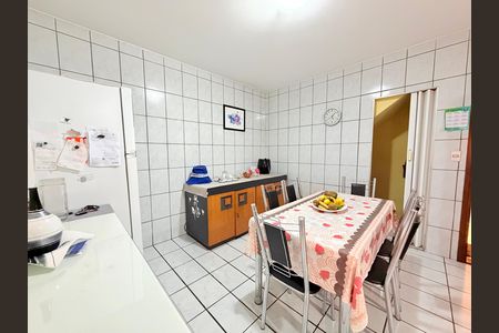 Casa à venda com 260m², 3 quartos e 2 vagas