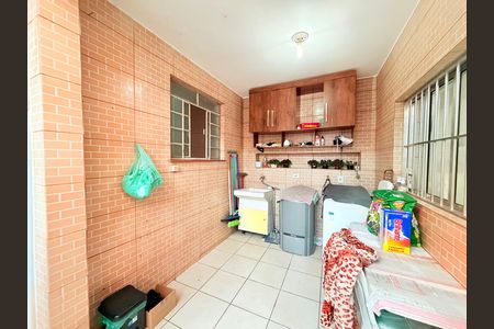 Casa à venda com 260m², 3 quartos e 2 vagas