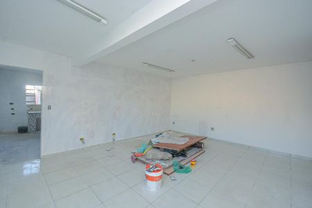 Casa para alugar com 232m², 2 quartos e sem vaga Casa para alugar com 232m², 2 quartos e sem vagaSala