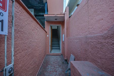 Corredor de casa para alugar com 2 quartos, 232m² em Vila Gea, São Paulo