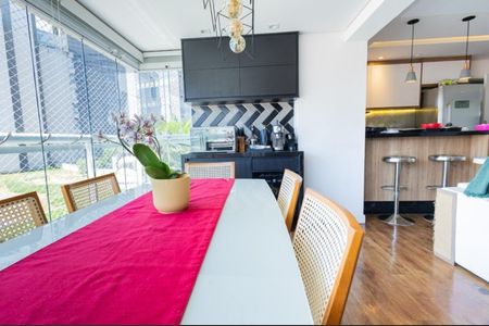 Apartamento à venda com 2 quartos, 81m² em Pinheiros, São Paulo
