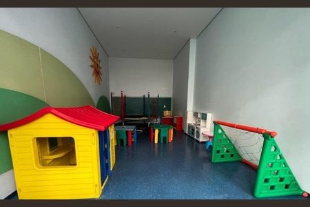 Apartamento para alugar com 3 quartos, 212m² em Vila Suzana, São Paulo
