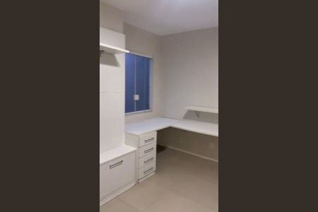 Casa de condomínio à venda com 200m², 3 quartos e 1 vaga Casa de condomínio à venda com 200m², 3 quartos e 1 vagaQuarto