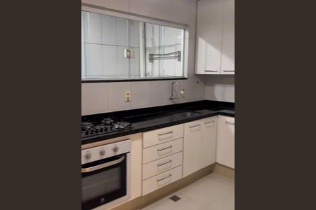 Casa de condomínio à venda com 200m², 3 quartos e 1 vaga Casa de condomínio à venda com 200m², 3 quartos e 1 vagaCozinha