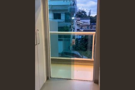 Casa de condomínio à venda com 200m², 3 quartos e 1 vaga Casa de condomínio à venda com 200m², 3 quartos e 1 vagaVaranda da sala