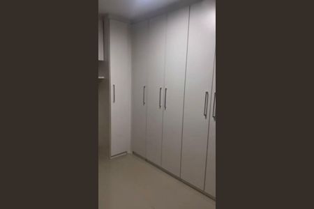 Casa de condomínio à venda com 200m², 3 quartos e 1 vaga Casa de condomínio à venda com 200m², 3 quartos e 1 vagaQuarto