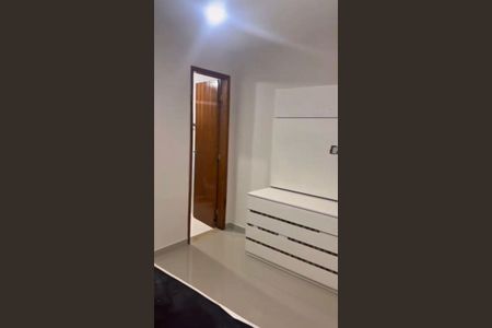 Casa de condomínio à venda com 200m², 3 quartos e 1 vaga Casa de condomínio à venda com 200m², 3 quartos e 1 vagaQuarto