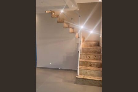Casa de condomínio à venda com 200m², 3 quartos e 1 vaga Casa de condomínio à venda com 200m², 3 quartos e 1 vagaSala