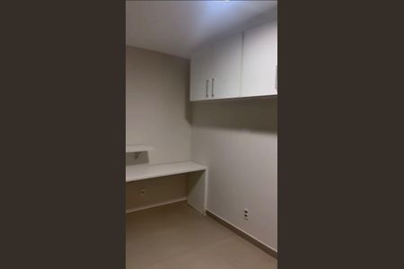 Casa de condomínio à venda com 200m², 3 quartos e 1 vaga Casa de condomínio à venda com 200m², 3 quartos e 1 vagaQuarto