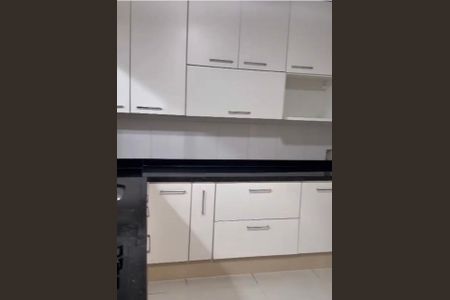 Casa de condomínio à venda com 200m², 3 quartos e 1 vaga Casa de condomínio à venda com 200m², 3 quartos e 1 vagaCozinha