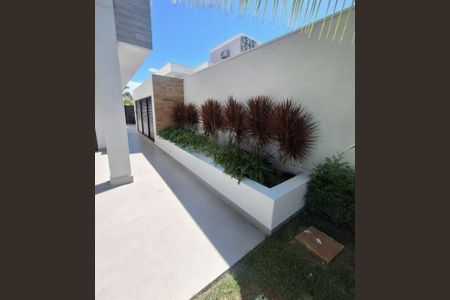 Casa de condomínio à venda com 702m², 4 quartos e 6 vagas