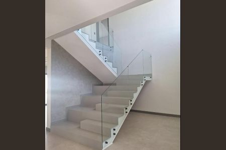 Casa de condomínio à venda com 702m², 4 quartos e 6 vagas