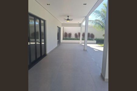 Casa de condomínio à venda com 702m², 4 quartos e 6 vagas