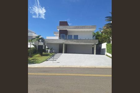 Casa de condomínio à venda com 702m², 4 quartos e 6 vagas