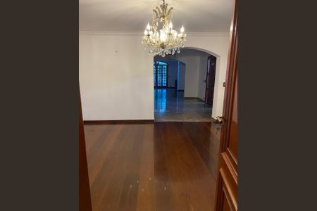 Casa à venda com 3 quartos, 240m² em Jardim Paulista, São Paulo