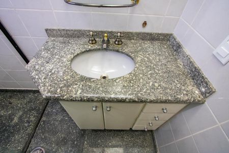 Banheiro do quarto 3 de apartamento para alugar com 3 quartos, 150m² em Vila Bastos, Santo André