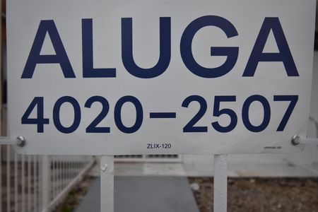 Código ZLIX-120 de casa para alugar com 1 quarto, 20m² em Capão da Imbuia, Pinhais