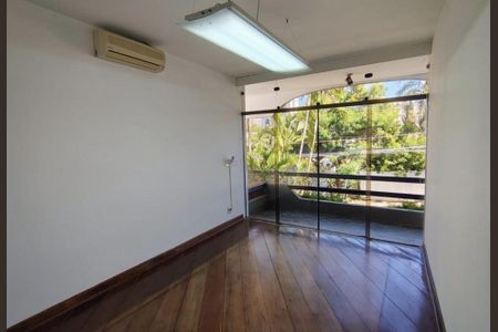 Casa para alugar com 516m², 5 quartos e 6 vagas