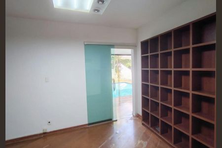 Casa para alugar com 516m², 5 quartos e 6 vagas