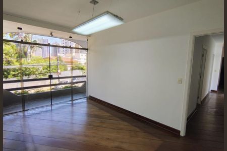 Casa para alugar com 516m², 5 quartos e 6 vagas