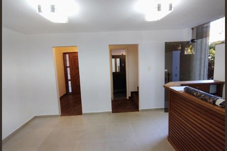 Casa para alugar com 516m², 5 quartos e 6 vagas