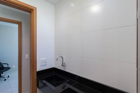 Apartamento à venda com 56m², 2 quartos e 1 vaga Apartamento à venda com 56m², 2 quartos e 1 vagaBanheiro social