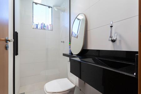 Apartamento à venda com 56m², 2 quartos e 1 vaga Apartamento à venda com 56m², 2 quartos e 1 vagaBanheiro da suíte