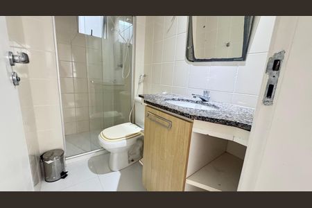 Banheiro Social de apartamento para alugar com 3 quartos, 75m² em Costa Azul, Salvador