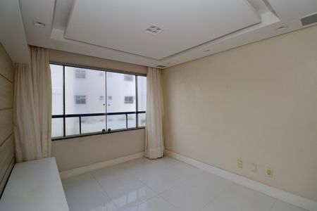 Sala de apartamento para alugar com 3 quartos, 75m² em Costa Azul, Salvador