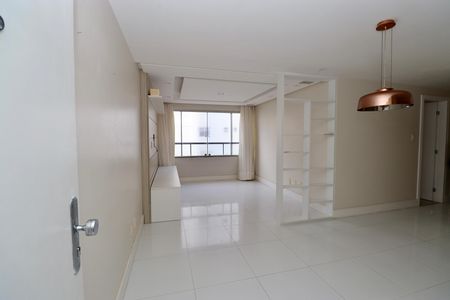 Apartamento para alugar com 3 quartos, 75m² em Costa Azul, Salvador