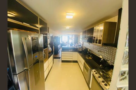 Apartamento à venda com 141m², 3 quartos e 2 vagas